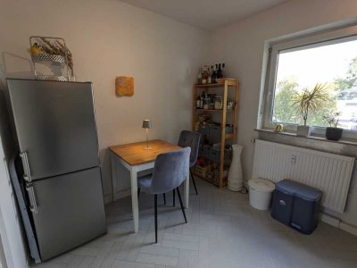 kleine renovierte 2 Zimmer  Erdgeschoss-Wohnung in Zweifamilienhaus für Singels