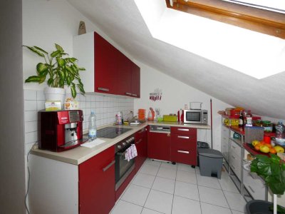 Gemütliche 2 ZKB in guter Lage