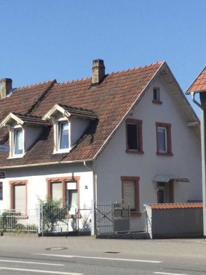 Sanierungsobjekt Doppelhaushälfte mit Werkstatt Zentral in Schriesheim