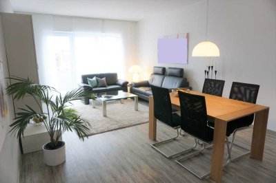Moderne Dachgeschosswohnung mit Aufzug