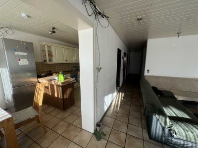 3-Raum mit Süd-Westen Balkon, Tiefgarage, Fußbodenheizung, Einbauküche, akzeptable Energieausweise