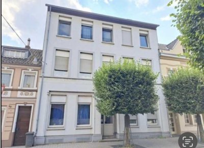 Altbauperle im Herzen von Rheinberg: ansprechende 3-Zimmer-Wohnung mit Innenhof