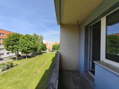 Vierraumwohnung zum kleinen Mietpreis!
