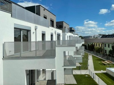 AB AUGUST: TRAUMHAFTE DACHGESCHOSS-WOHNUNG - OFFENE WOHNKÜCHE - BLICK IN DEN INNENHOF - TOP NEUBAU
