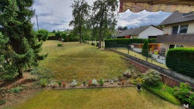 ruhige EG - Dreizimmerwohnung mit Blick ins Grüne und Garten