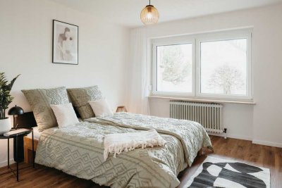 Erstbezug nach Sanierung: Charmante 3-Zimmer-Wohnung mit Stellplatz (ohne Maklerprovision)