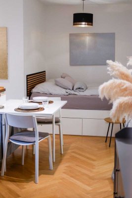TOPLAGE MIT TERRASSE UND EIGENEM EINGANG -HOCHWERTIG MÖBLIERT