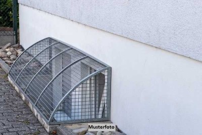 2-Zimmer-Wohnung mit Terrasse und Stellplatz