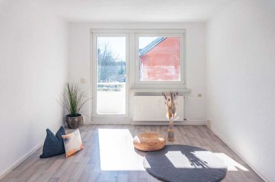Helle 2-Raum-Balkonwohnung mit Einbauküche