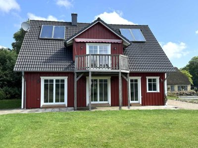 Sofort verfügbar: Schwedenhaus mit viel Platz, guten Energiewerten und fantastischer Aussicht.