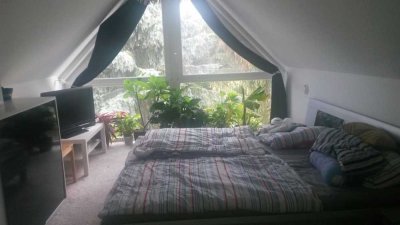 Geschmackvolle, neuwertige 2-Zimmer-Maisonette-Wohnung mit Einbauküche und Klimaanlage in Falkensee