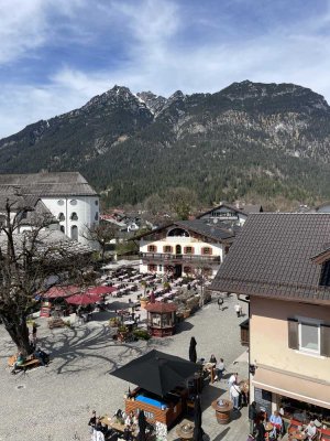 Gemütliche 2-Zimmer-Dachgeschosswohnung (mit Lift) im Herzen von Garmisch