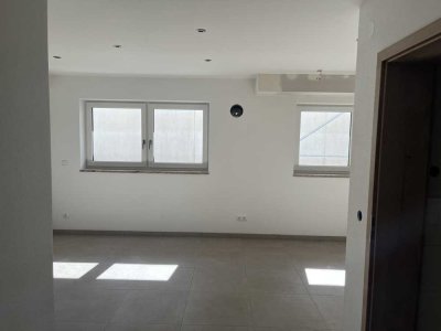 Erstbezug Souterrain: Exklusive 2-Raum-Wohnung mit gehobener Innenausstattung in Pliening