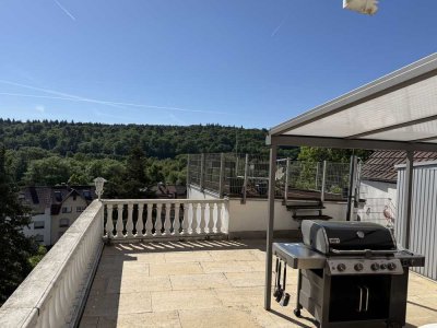 Großzügiges Haus mit Gewerbeanteil mit 330 m² Wohnfläche, große Terrasse und Garten in Pforzheim