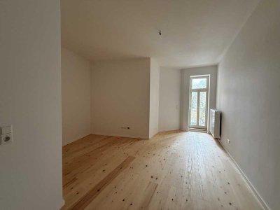 *Erstbezug* Ruhiges Wohnen im grünen: 2-Raum-Wohnung mit Balkon - WE06