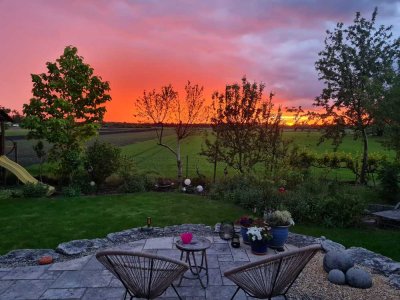 Wohnen im "Grünen" freistehendes Einfamilienhaus, Doppelgarage und  traumhafter Garten mit Weitblick