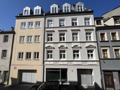 Investieren in Straubings Bestlage: Sanierte 2-Zimmer-Altbauwohnung