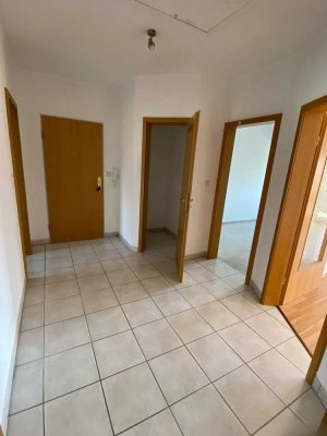 Dachgeschosswohnung ohne Schrägen in Nienburg zu vermieten.