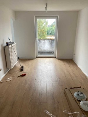 Frisch renovierte 2-Zimmer-Wohnung mit Balkon in Bremen-Nord