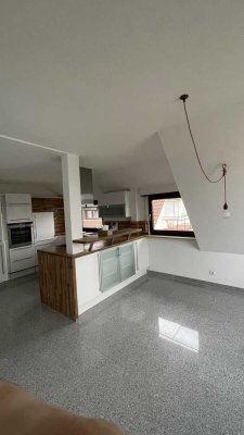 Tolle Dachgeschosswohnung in Renningen zu vermieten.