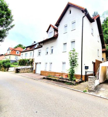Leerstehend ! Attraktives Zweifamilienhaus mit viel Potential im Kurgebiet