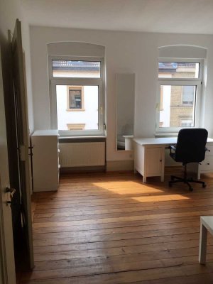 2 ZKB schöne helle renov. Altbau Wohnung KA Weststadt. Auch für 2-WG