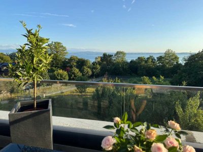 modernes luxuriöses Penthouse mit Seezugang und Panoramablick