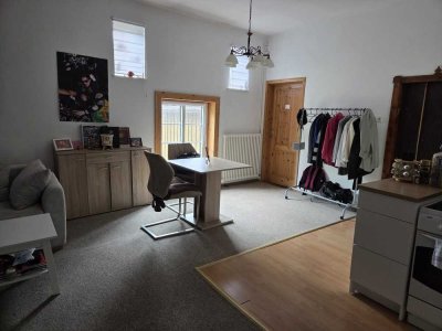 Freundliche 1-Zimmer-Dachgeschosswohnung auf Pferdehof