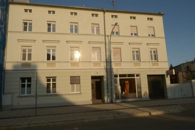 Provisionfreies MFH mit Gewerbe, Entwicklungspotenzial & DG-Ausbau in Forst