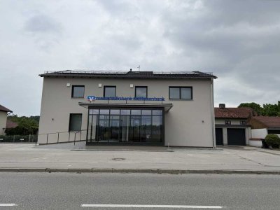 Frisch sanierte, großzügige und lichtdurchflutete 3-Zimmer-Wohnung incl. Garten zur Alleinnutzung