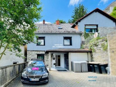 Haus mit Burgblick u. XXL-Garten, 3x Bad, 7 Zimmer