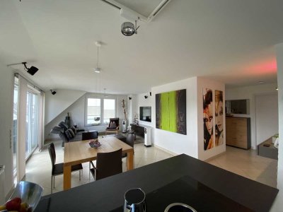 Exklusive, gepflegte 4,5-Zimmer-Wohnung mit Balkon in Karlsruhe