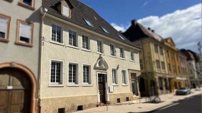 Modernes Maisonette-Wohnen mit Balkon im Denkmal in der Innenstadt von Landau