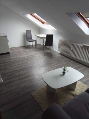 Gepflegte 2-Zimmer-Dachgeschosswohnung in Bonn-Zentrum