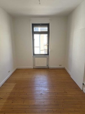 Neu renovierte 2-Zimmer-Wohnung in beliebter Lage von Wiesbaden-Biebrich