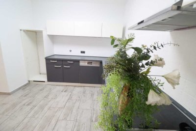 2018 Saniert* Leerstehend – 4 Zimmer + EBK+ Stellplatz und Terrasse