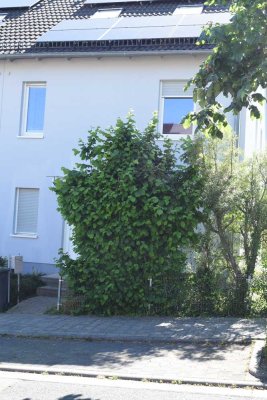 Gehobene 5-Zimmer DHH mit PV Anlage in bester Lage am Riedberg