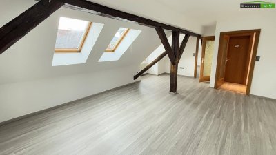 Teilsanierte Dachgeschosswohnung mit 3 Zimmern im Zentrum von Trofaiach