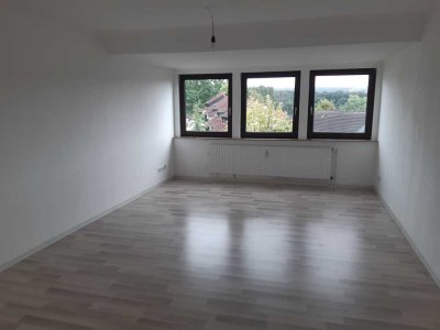 3,5-Zimmer-DG-Wohnung in Hattingen Blankenstein, komplett renoviert, Nähe Klinik Blankenstein
