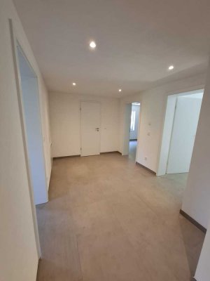 3 Zimmerwohnung (60qm/ Erdgeschoss) Erstbezug nach Kernsanierung in Zotzenbach