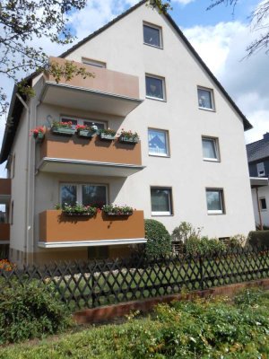 Hübsche Wohnung im Erdgeschoss mit Balkon - wird gerade komplett renoviert!