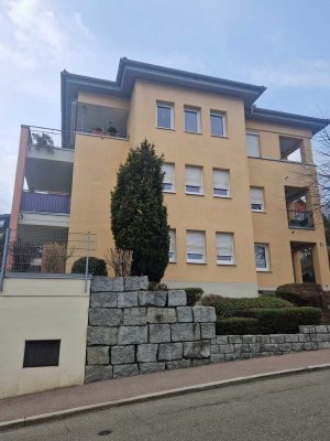 Hochwertige 4 Zimmer Wohnung in zentraler und ruhiger Lage