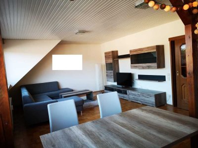 Freundliche 3-Zimmer-Maisonette mit Balkon und EBK in Duisburg-Neudorf