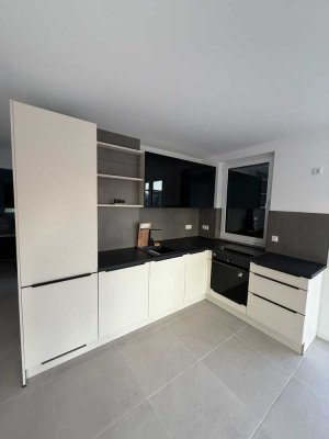 Hochmoderne Neubauwohnung in einer Doppelhaushälfte im Münchner Norden