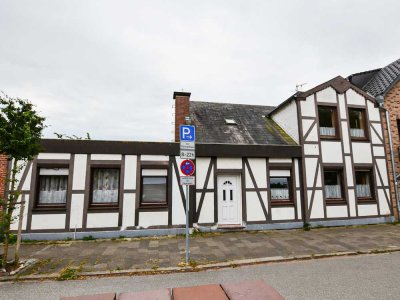 � Einfamilienhaus in Laboe – Sanierungsobjekt mit Ausbaupotenzial � 2. Reihe zum Strand