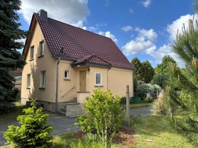 Frei stehendes Einfamilienhaus mit über 4.000 m² Grundstück