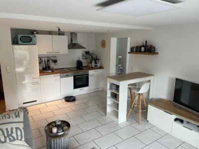 Helle freundliche 2-Zimmerwohnung mit 20qm großer Süd-West-Terrasse und neuem Badezimmer