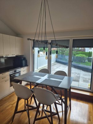 Schöne 1,5-Zimmer Dachwohnung mit Terrasse und Stellplätzen