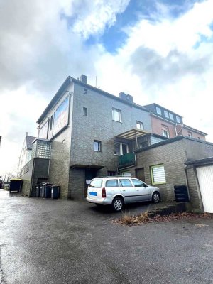 3 Wohnungen, 1 Gewerbe, 2 Werbetafeln, 5 Garagen.... suchen neuen Eigentümer