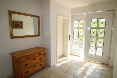 Haus im Haus: Freistehendes Haus mit Traumblick